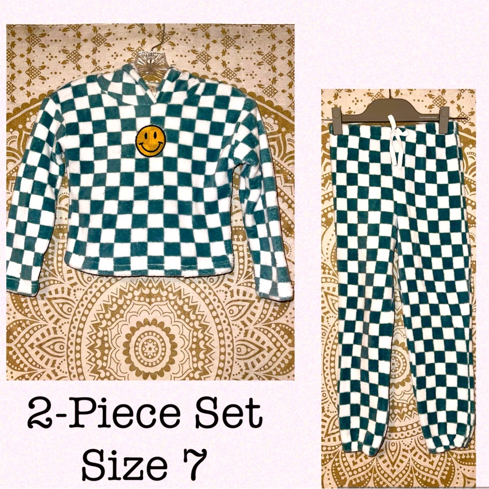 2-PIECES IN THIS SET, GIRLS GREEN & WHITE MATCHING HOODIE & PANTS, SIZE 7 - Picture 1 of 8